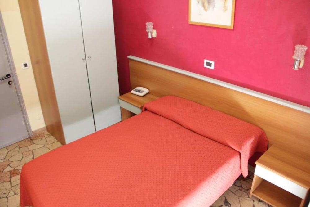 Hotel Del Sud Milan Bagian luar foto