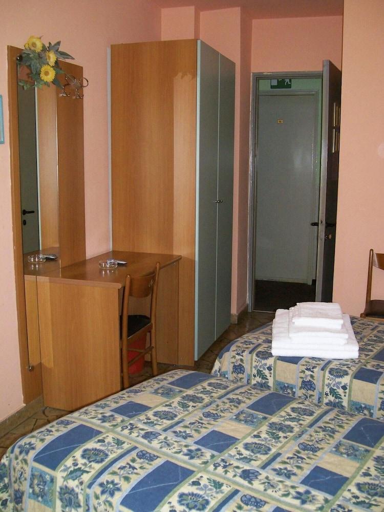 Hotel Del Sud Milan Bagian luar foto