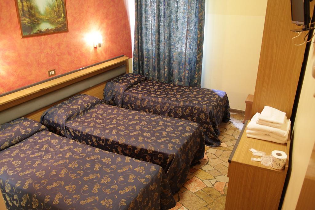 Hotel Del Sud Milan Bagian luar foto