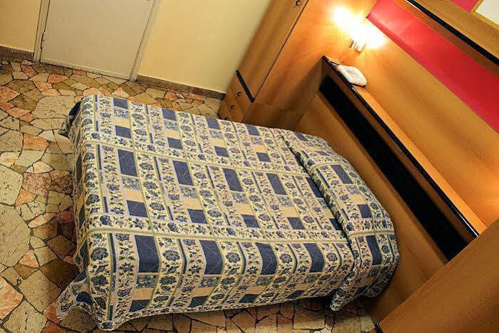 Hotel Del Sud Milan Bagian luar foto
