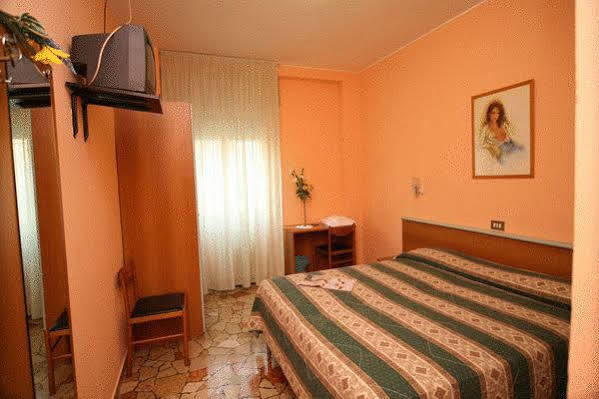 Hotel Del Sud Milan Bagian luar foto